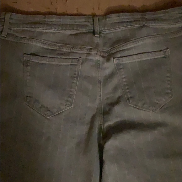Plus size pinstripe bootleg jeans light blue - Picture 5 of 5